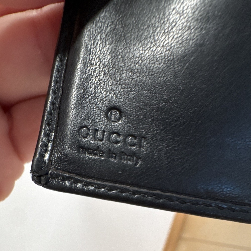 Gucci Black Snap Wallet w/ Logo Hardware, Coin Pocket & Credit Card Slots - Picture 12 of 16